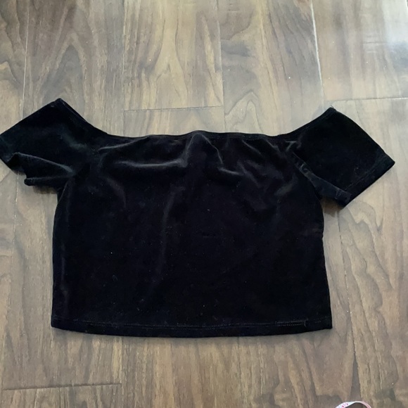 Black Velvet Off the Shoulder Cropped Short Sleeve - Picture 2 of 9